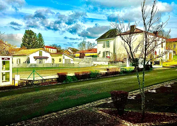 Des Lavandes Сasa de vacaciones Oradour-Fanais